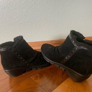 Women’s size 8.5 skecher black boot